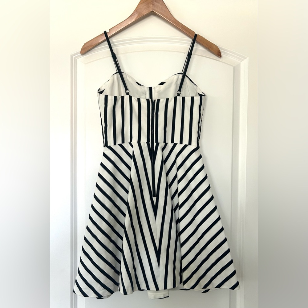 Alice + Olivia “Nella” Monochrome Black and White Striped Mini Dress- Sz 0 - Picture 7 of 12